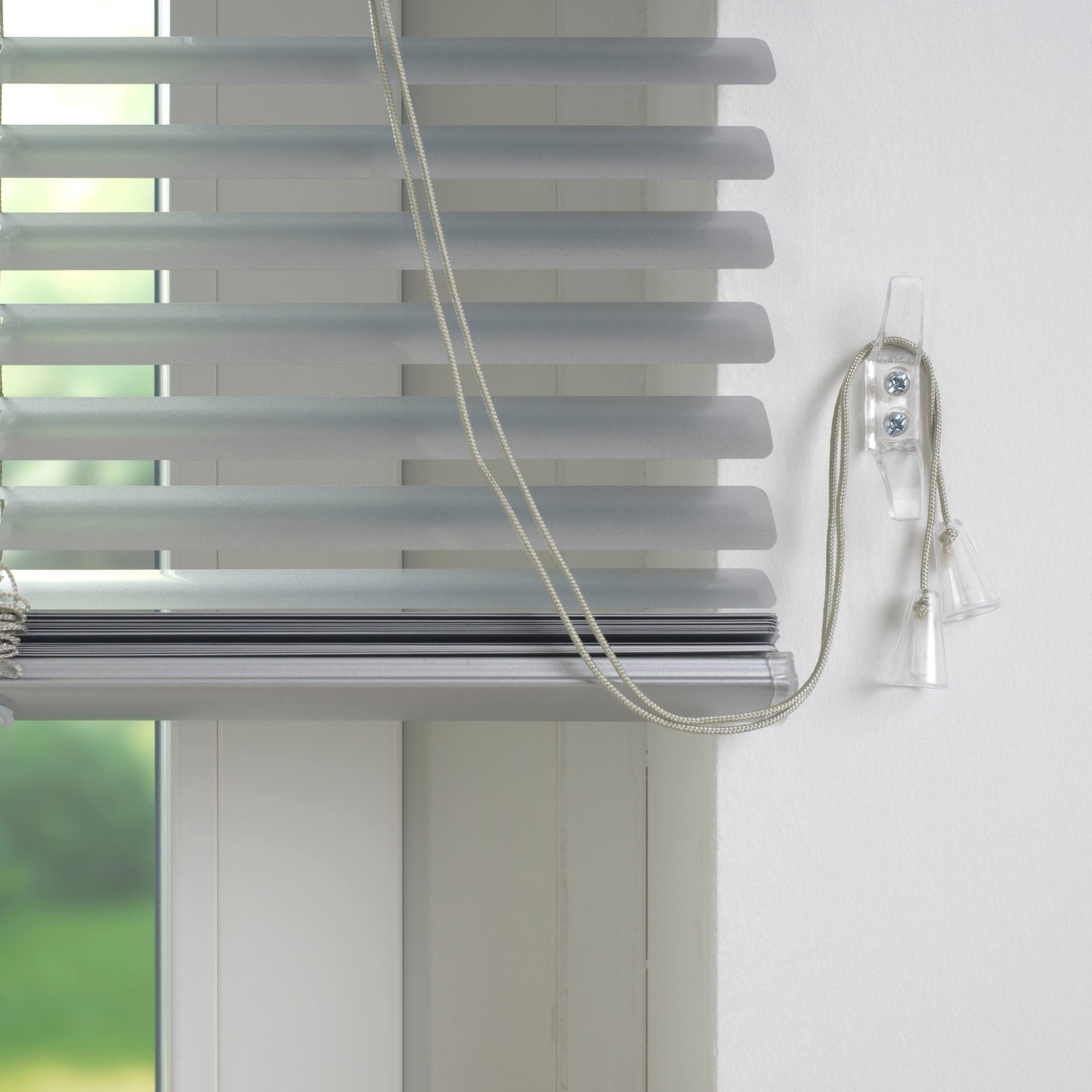 GARDINIA Aluminium-Jalousie mit 25mm Lamellen für Wand- und Deckenmontage verschiedene Farben und Größen